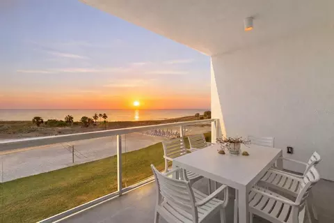 11500 Gulf Blvd #304, Treasure Island, FL 33706