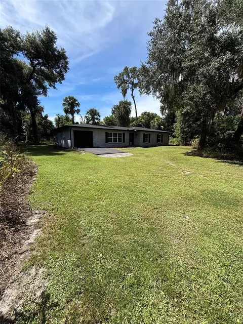 2911 Williams Rd, Plant City, FL 33565