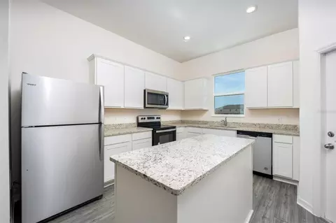 Kitchen - 654 Poppy Ln, Dundee, FL 33838 photo 2 of 3