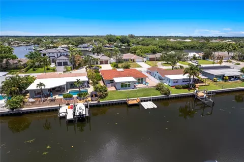 4425 13th Way NE, Saint Petersburg, FL 33703