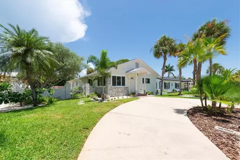 150 42nd Ave, Saint Pete Beach, FL 33706