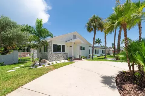 150 42nd Ave, Saint Pete Beach, FL 33706