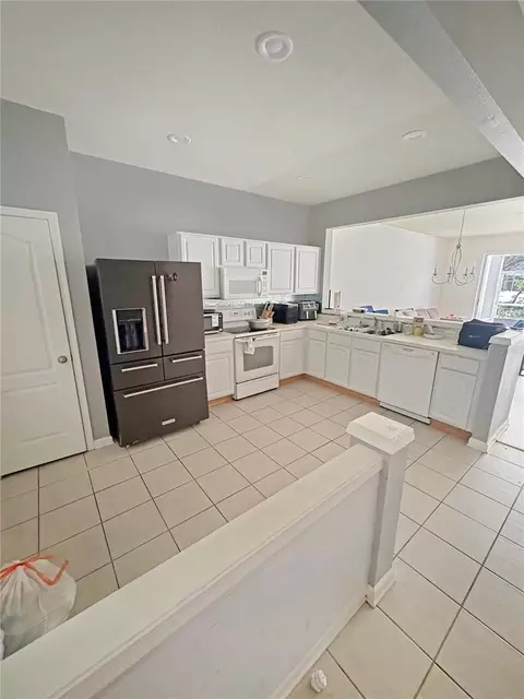 Kitchen - 4924 Chatham Gate Dr, Riverview, FL 33578 photo 1 of 2