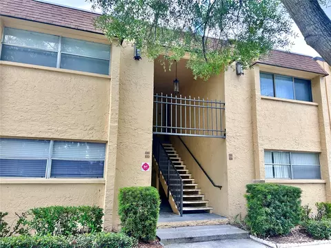 4455 38th Ter N #B12, Saint Petersburg, FL 33714