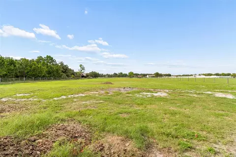 Exterior - 336 Corbett Rd, Lithia, FL 33547 photo 5 of 8