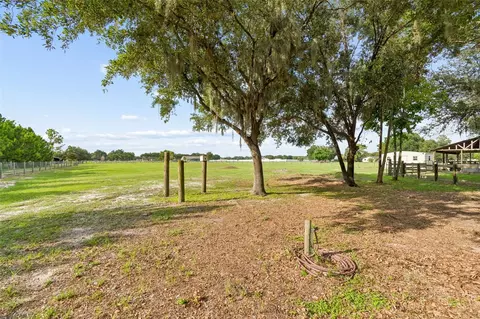 Exterior - 336 Corbett Rd, Lithia, FL 33547 photo 4 of 8