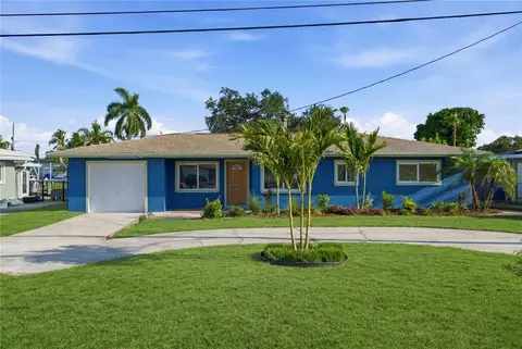 9460 Treasure Ln NE, Saint Petersburg, FL 33702