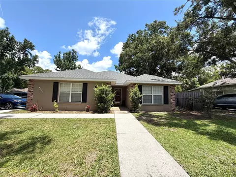 902 E Tomlin St, Plant City, FL 33563