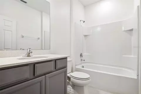 Bath - 5756 Spotted Harrier Way, Lithia, FL 33547 photo 1 of 2