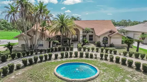2714 Pine Club Dr, Plant City, FL 33566