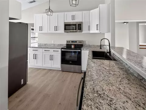 Kitchen - 10428 Tara Dr, Riverview, FL 33578 photo 1 of 3