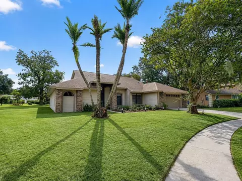 Exterior - 10428 Tara Dr, Riverview, FL 33578 photo 5 of 10