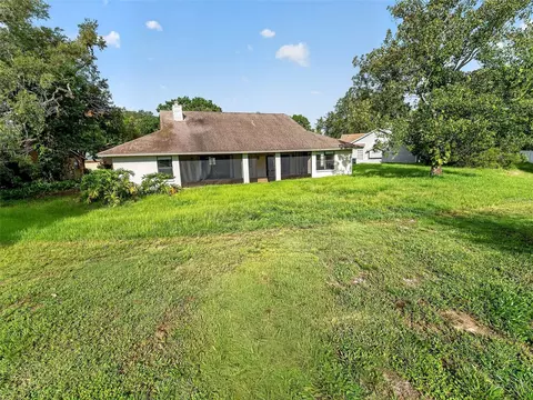 Exterior - 10428 Tara Dr, Riverview, FL 33578 photo 7 of 10
