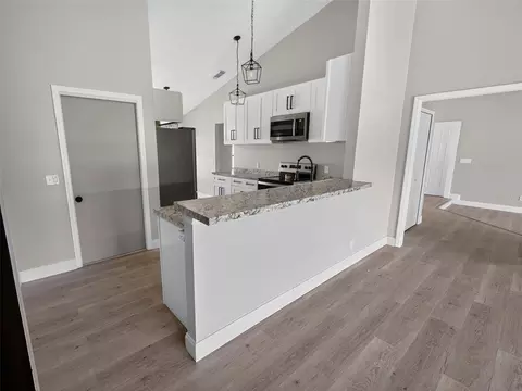Kitchen - 10428 Tara Dr, Riverview, FL 33578 photo 2 of 3