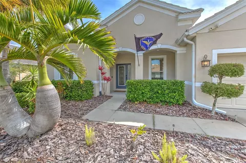 Exterior - 5409 Conch Shell Pl, Apollo Beach, FL 33572 photo 7 of 9
