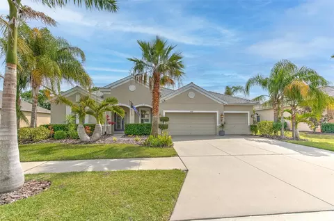 Exterior - 5409 Conch Shell Pl, Apollo Beach, FL 33572 photo 8 of 9