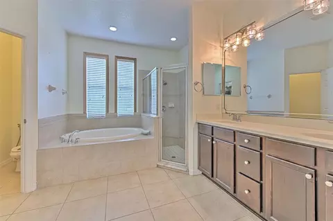 Bath - 5409 Conch Shell Pl, Apollo Beach, FL 33572 photo 1 of 2
