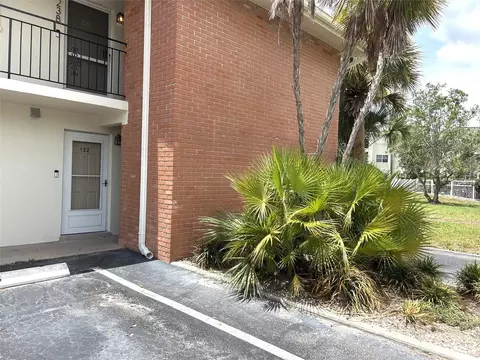 4520 Overlook Dr NE #132, Saint Petersburg, FL 33703