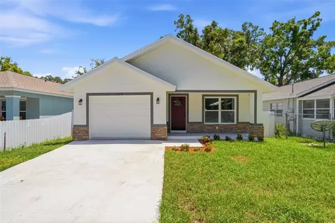 1319 E Church St, Plant City, FL 33563