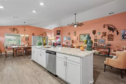 Kitchen - 11820 Stone Pine St, Riverview, FL 33569 photo 4 of 4