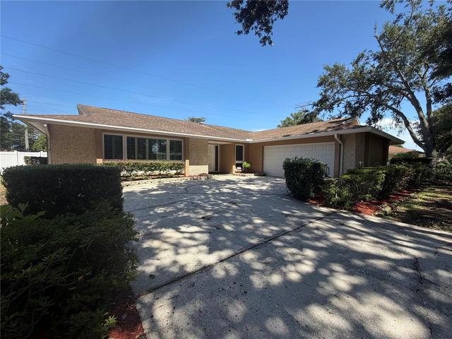 2942 Clubhouse Dr W, Clearwater, FL 33761