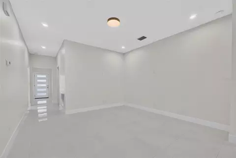Living - 1603 Wright Dr, Lakeland, FL 33805 photo 1 of 6