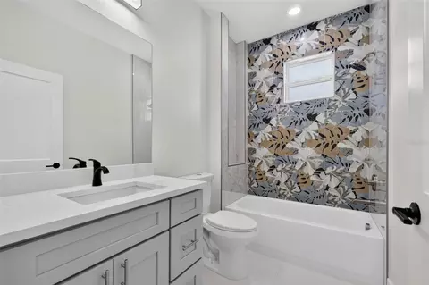 Bath - 1603 Wright Dr, Lakeland, FL 33805 photo 1 of 5