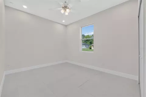 Bedroom - 1603 Wright Dr, Lakeland, FL 33805 photo 3 of 10