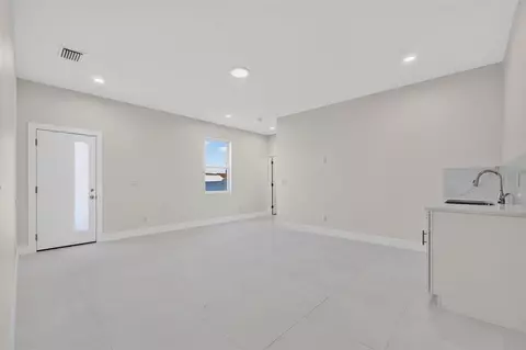 Living - 1603 Wright Dr, Lakeland, FL 33805 photo 5 of 6