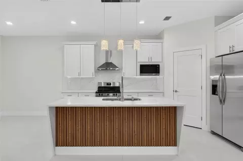 Kitchen - 1603 Wright Dr, Lakeland, FL 33805 photo 3 of 9