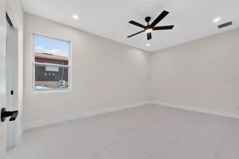 Bedroom - 1603 Wright Dr, Lakeland, FL 33805 photo 5 of 10
