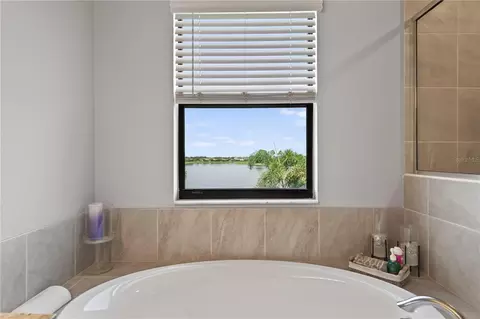 Bath - 17618 Polo Trl, Bradenton, FL 34211 photo 3 of 7