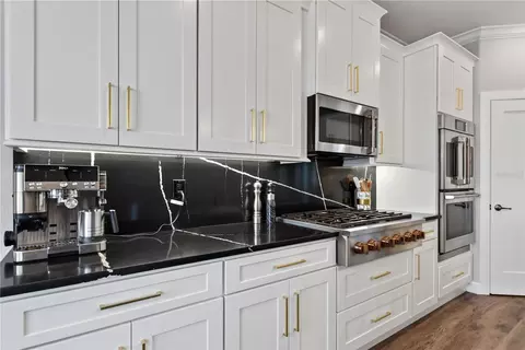 Kitchen - 17618 Polo Trl, Bradenton, FL 34211 photo 5 of 8