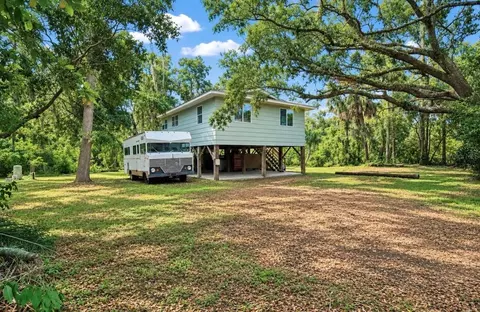 707 George St S, Tarpon Springs, FL 34688
