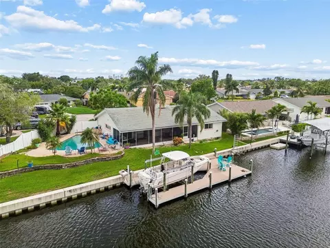 1473 50th Ave NE, Saint Petersburg, FL 33703