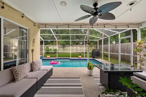 Exterior - 1518 Westerly Dr, Brandon, FL 33511 photo 5 of 8