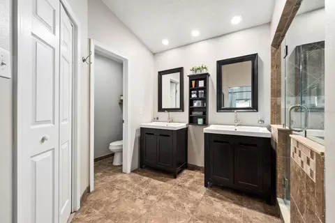 Bath - 1518 Westerly Dr, Brandon, FL 33511 photo 1 of 3