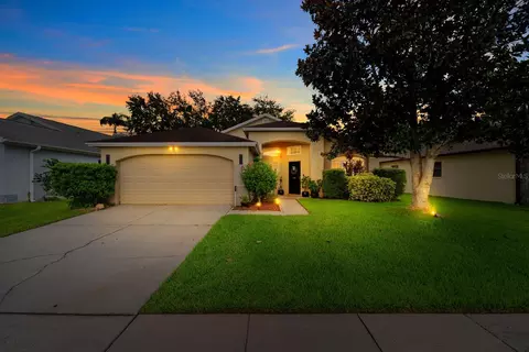 Exterior - 1518 Westerly Dr, Brandon, FL 33511 photo 2 of 8