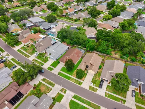 View/Area - 1518 Westerly Dr, Brandon, FL 33511 photo 4 of 5