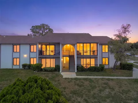 1882 Pine Ridge Way W #C2, Palm Harbor, FL 34684