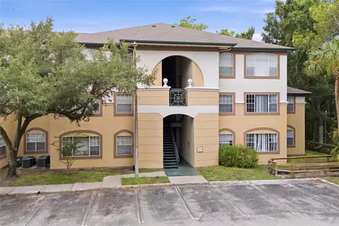 17112 Carrington Park Dr #926, Tampa, FL 33647