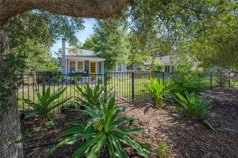 1300 E Henry Ave, Tampa, FL 33604