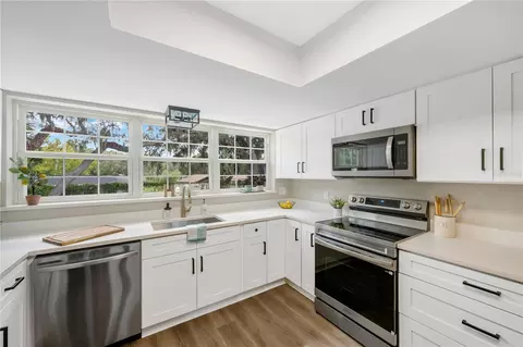 Kitchen - 122 Windy Pl, Brandon, FL 33511 photo 1 of 5