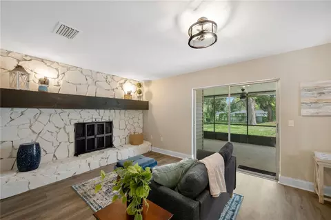Living - 122 Windy Pl, Brandon, FL 33511 photo 3 of 11
