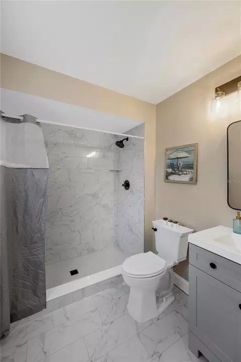 Bath - 122 Windy Pl, Brandon, FL 33511 photo 1 of 3