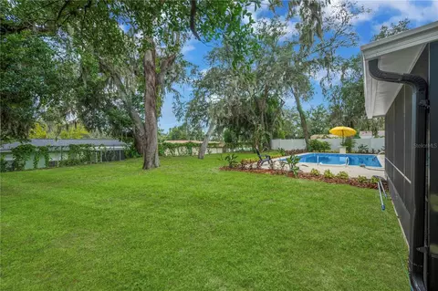 Exterior - 122 Windy Pl, Brandon, FL 33511 photo 9 of 14
