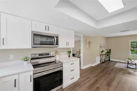 Kitchen - 122 Windy Pl, Brandon, FL 33511 photo 5 of 5
