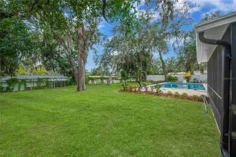 Exterior - 122 Windy Pl, Brandon, FL 33511 photo 10 of 14