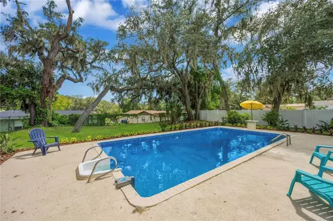 Exterior - 122 Windy Pl, Brandon, FL 33511 photo 3 of 14