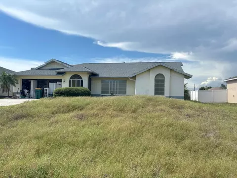 10460 Greenway Ave, Englewood, FL 34224